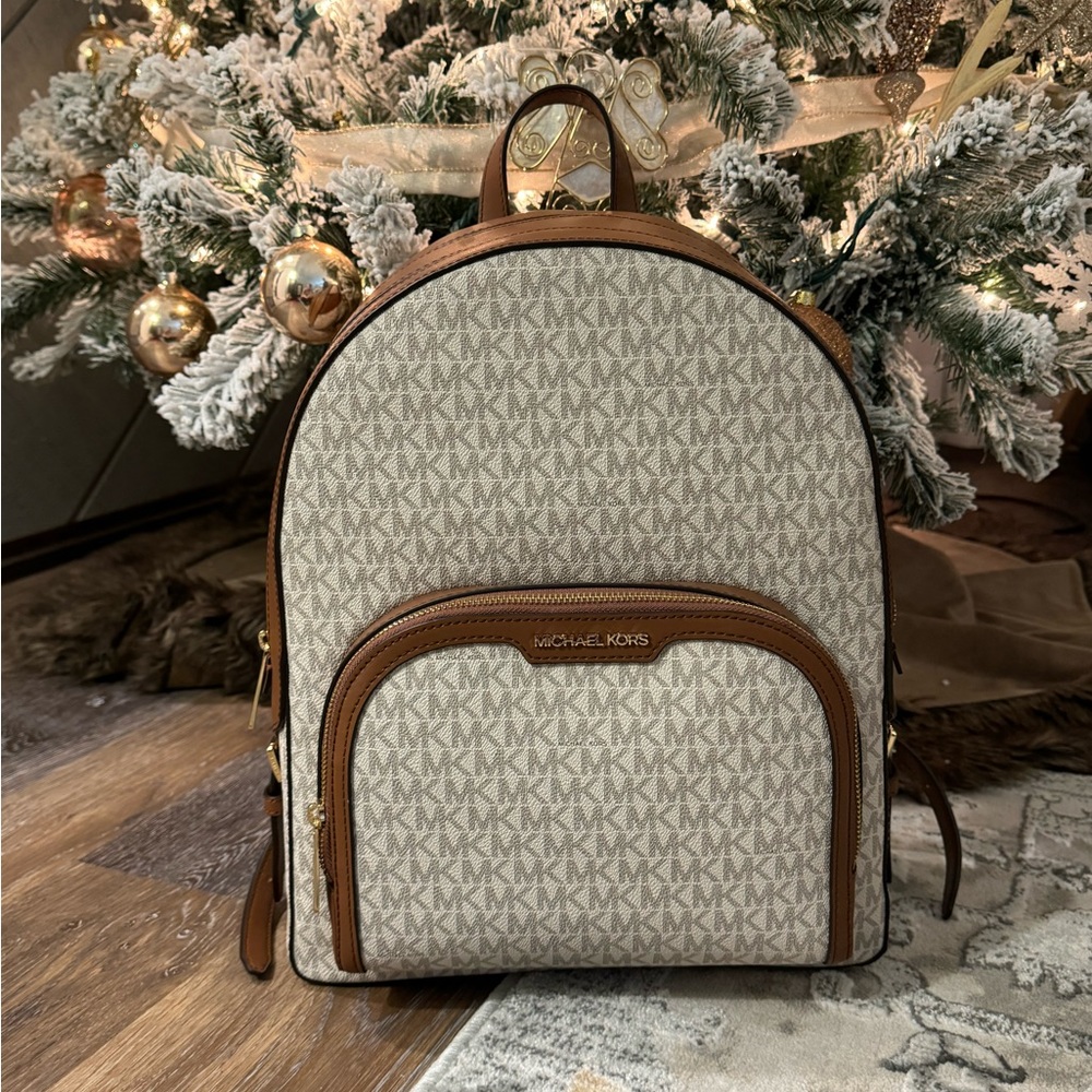 Michael Kors Jaycee Vanilla Backpack